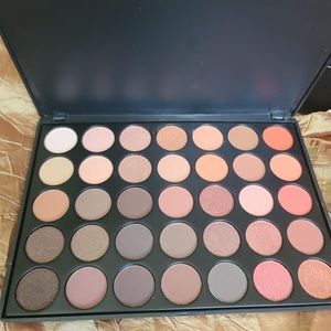 Eyeshadow Pallet✨❣️